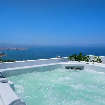 With Rooftop Hot Tub דירה